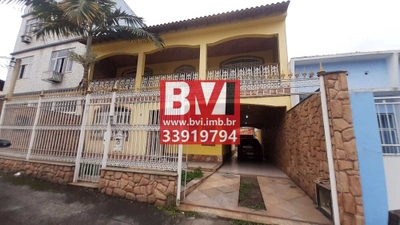 Casa, 3 quartos, 243 m² - Foto 1