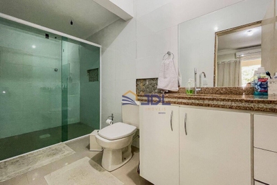 Casa, 4 quartos, 270 m² - Foto 1