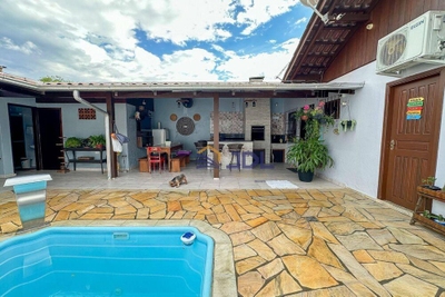 Casa, 3 quartos, 227 m² - Foto 1