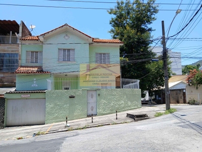 Casa, 4 quartos, 130 m² - Foto 1