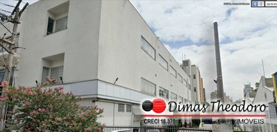 Sala-Conjunto, 1800 m² - Foto 1