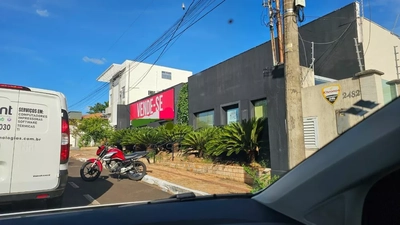 Prédio Inteiro - Foto 1