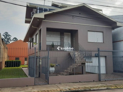 Casa, 3 quartos, 232 m² - Foto 1