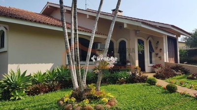 Casa, 4 quartos, 178 m² - Foto 1