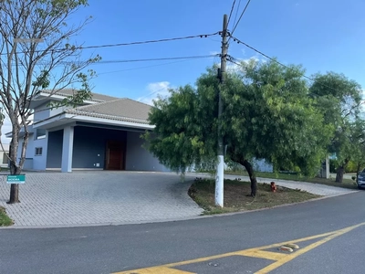 Casa, 4 quartos, 280 m² - Foto 1