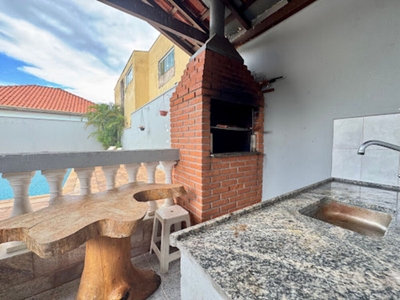 Casa, 3 quartos, 198 m² - Foto 1