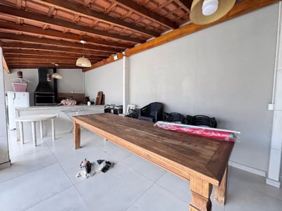 Casa, 4 quartos, 215 m² - Foto 2