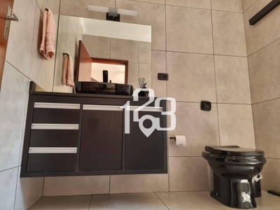 Casa, 4 quartos, 189 m² - Foto 1