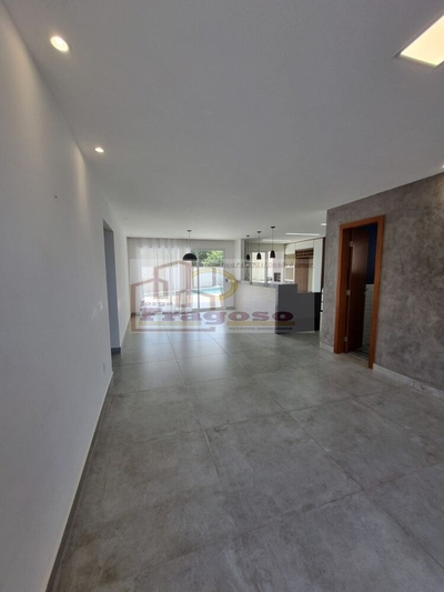 Casa, 4 quartos, 266 m² - Foto 2