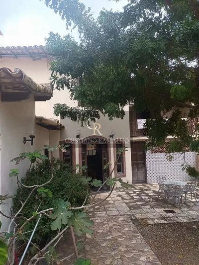 Casa, 5 quartos, 240 m² - Foto 1