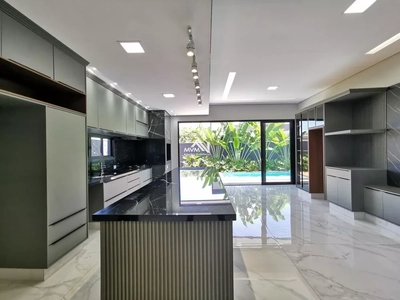 Sobrado, 3 quartos, 256 m² - Foto 4