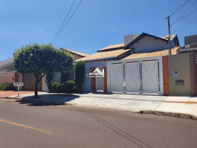 Casa, 3 quartos, 220 m² - Foto 1