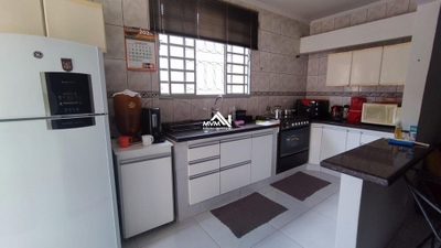 Casa, 4 quartos, 250 m² - Foto 3