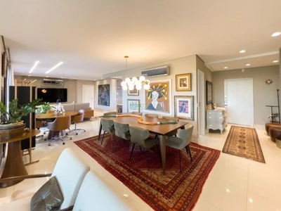 Apartamento, 4 quartos, 240 m² - Foto 1