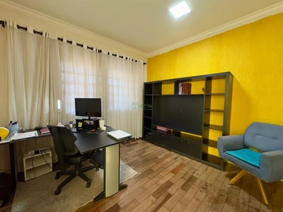 Casa, 3 quartos, 208 m² - Foto 1