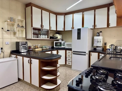 Casa, 4 quartos, 194 m² - Foto 2