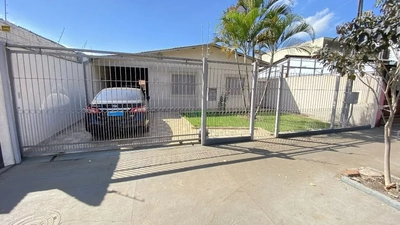 Casa, 3 quartos, 194 m² - Foto 1