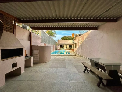 Casa, 5 quartos, 160 m² - Foto 3