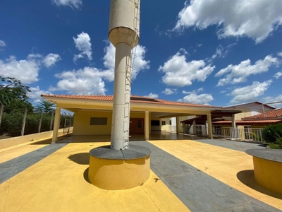 Chácara, 4 quartos, 1700 m² - Foto 1