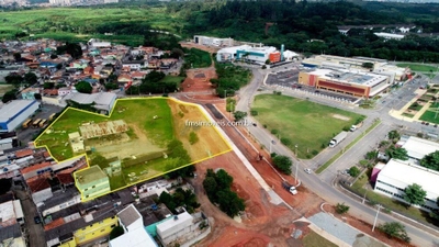 Loteamento e Condomínio - Foto 1