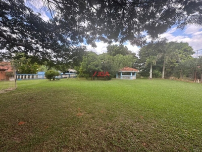 Chácara, 3 quartos, 1580 m² - Foto 1