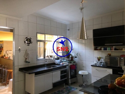 Casa, 2 quartos, 180 m² - Foto 1