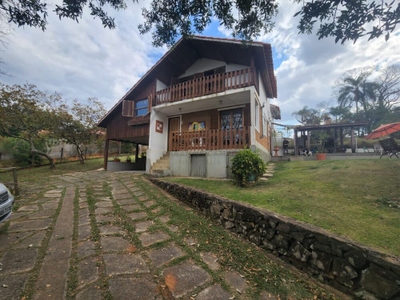 Chácara, 4 quartos, 912 m² - Foto 1