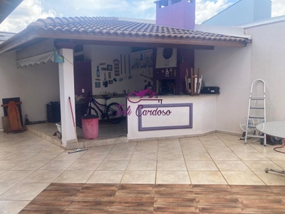 Casa, 3 quartos, 250 m² - Foto 1