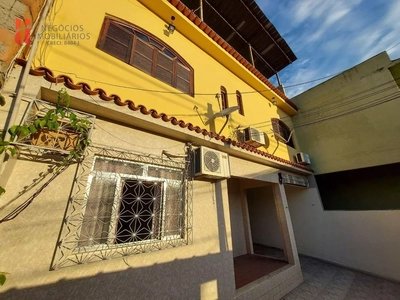 Casa, 5 quartos, 225 m² - Foto 1