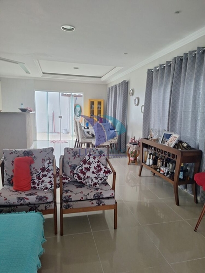 Casa, 5 quartos, 177 m² - Foto 1