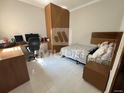 Casa, 3 quartos, 250 m² - Foto 4