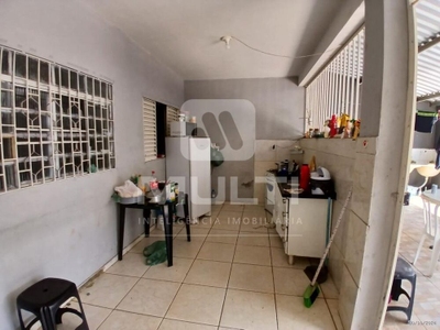 Casa, 4 quartos, 180 m² - Foto 2