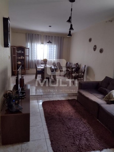 Casa, 3 quartos, 180 m² - Foto 1