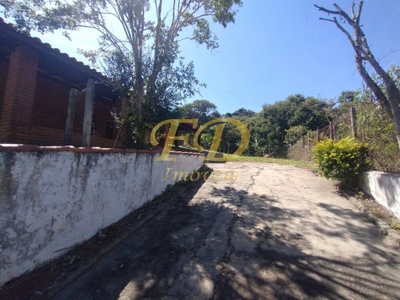 Chácara, 2 quartos, 1217 m² - Foto 1