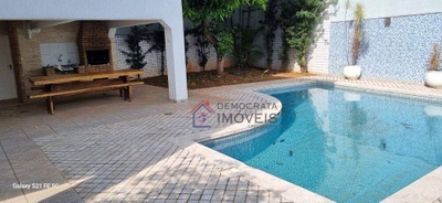 Sobrado, 3 quartos, 306 m² - Foto 1