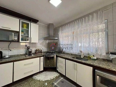 Casa, 3 quartos, 213 m² - Foto 1