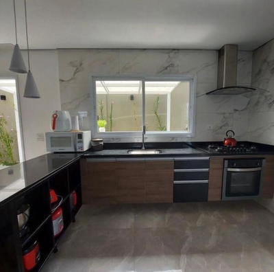 Sobrado, 1 quarto, 243 m² - Foto 1