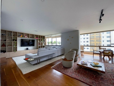 Apartamento, 4 quartos, 230 m² - Foto 1