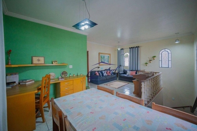 Casa, 3 quartos, 331 m² - Foto 2