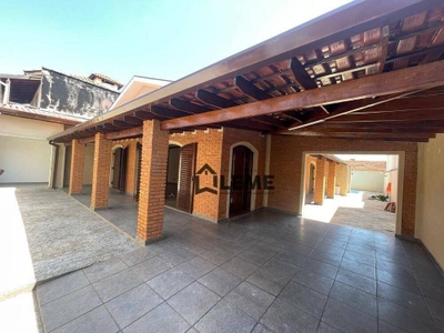 Casa, 4 quartos, 226 m² - Foto 2