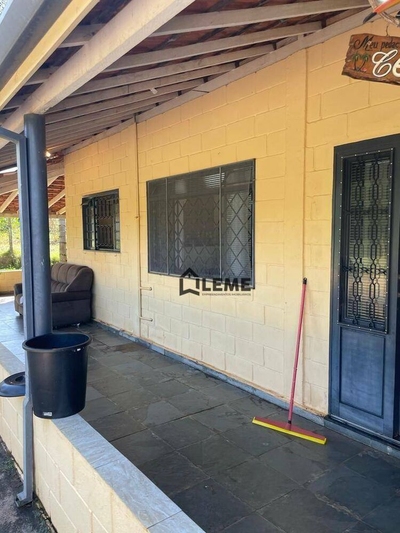 Chácara, 3 quartos, 2464 m² - Foto 1