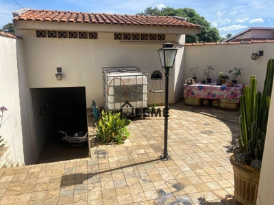 Casa, 4 quartos, 332 m² - Foto 1