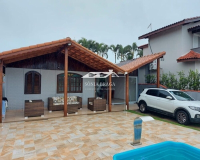 Casa, 3 quartos, 180 m² - Foto 1