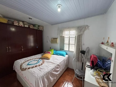 Casa, 4 quartos, 138 m² - Foto 1