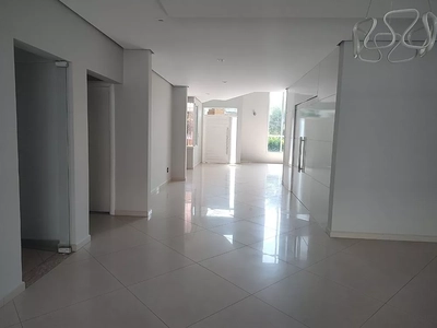 Sobrado, 4 quartos, 421 m² - Foto 1