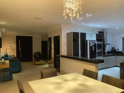 Casa, 3 quartos, 240 m² - Foto 2