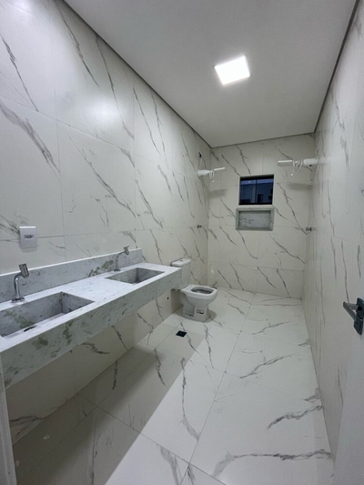 Casa, 4 quartos, 235 m² - Foto 1