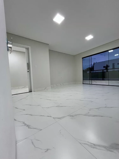 Casa, 4 quartos, 235 m² - Foto 2