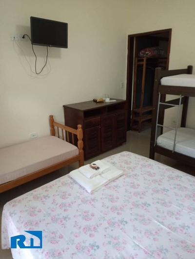 Casa, 8 quartos, 180 m² - Foto 1