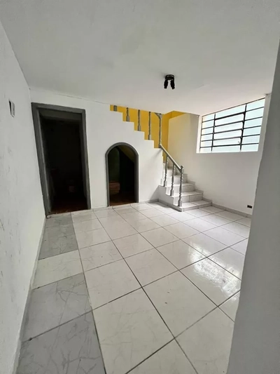 Sobrado, 3 quartos, 301 m² - Foto 1